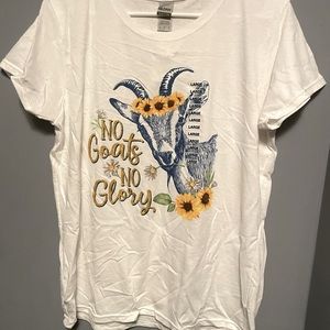 *Very cute* Womens tee NWT